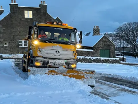 BBC Snow ploughs in Lerwick