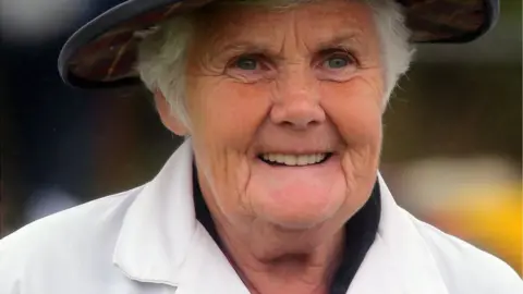 MCAULEY MULTIMEDIA N IRELAND Thelma Gorman