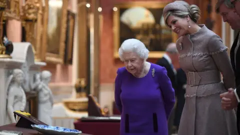 Reuters Queen Elizabeth accompanies Queen Maxima of the Netherlands