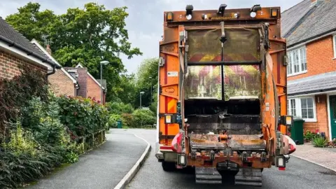 Getty Images Bin lorry - generic