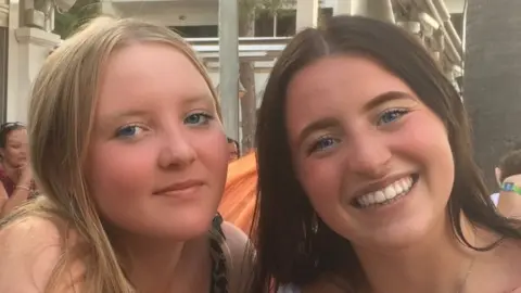 Cara Sigsworth Sophie and Leah Sigsworth