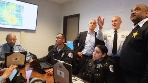 Mayor's office Rahm Emmanuel tours strategic centre