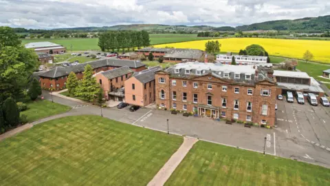 Milnedtx00/Wikipedia Kilgraston School