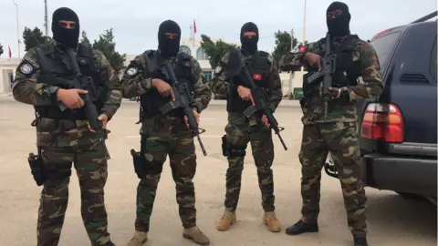 Frank Gardner Special Forces from Tunisia's Garde Nationale on the border with Libya.