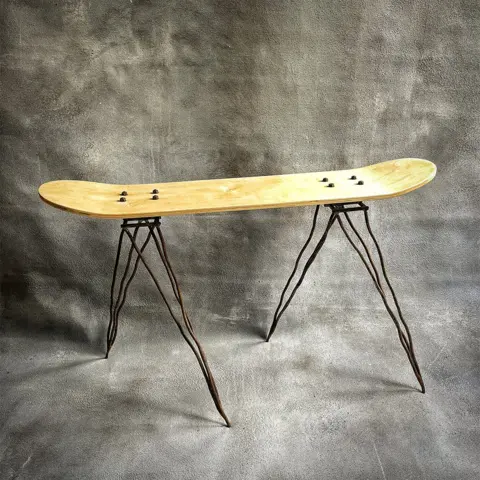 Matt Inwood board table