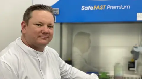 Cytoseek Adam Perriman, professor at the School of Cellular and Molecular Medicine at the University of Bristol