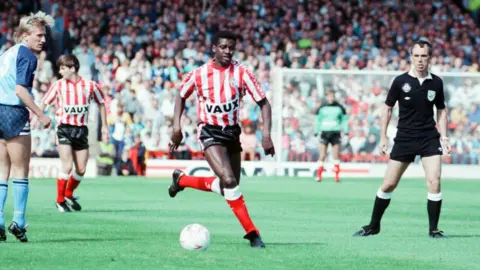 Getty Images Gary Bennett playing for Sunderland in Division Two league match at Roker Park, 27 August 1989