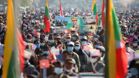 Getty Images A rally in support of the military regime in the Myanmar capital, Nay Pyi Taw, following the military coup on 1 February 2021