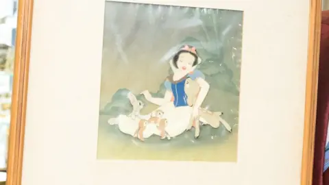 Hansons Framed print of Snow White and some animals