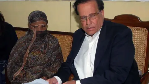 AFP Asia Bibi is visited in prison by Salman Taseer in November 2010