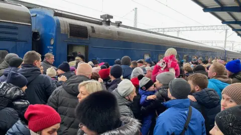 Exodus at Dnipro station