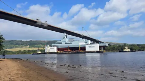 Christopher Brindle HMS Cardiff under Erskine Bridge