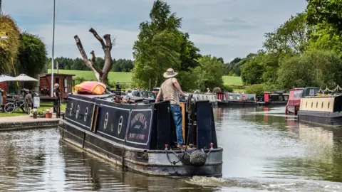 Anthony Morris The Oxford Canal at Thrupp, near Kidlington