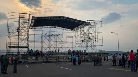 EPA Maduro's concert stage