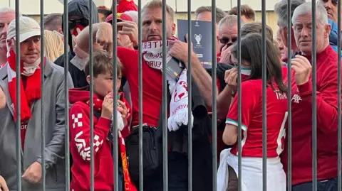 Liverpool fans locked out of the Stade de France