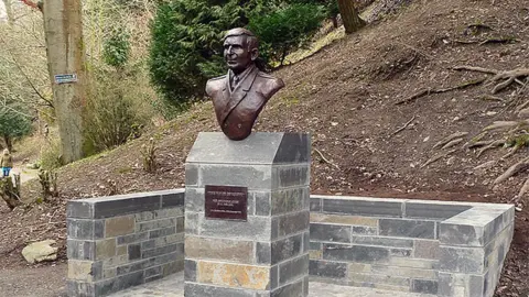 Walter Baxter Statue