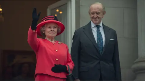 Imelda Staunton as Queen Elizabeth II and Jonathan Pryce as the Duke of Edinburgh