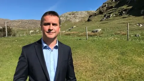 Angus MacNeil Angus MacNeil