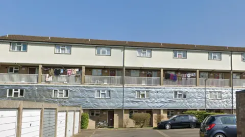 Homes in Lakeview Estate, Woking
