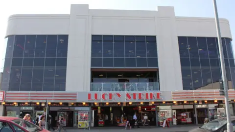 Geograph / Jo Turner New development