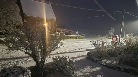 Snowboyy Snow in Ravenscar