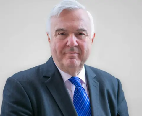 Nikki Powell WWW.NK-PHOTOGRAPHY.CO.UK Sir Oliver Heald MP