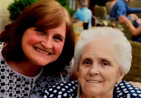 Marie Seggie Marie Seggie