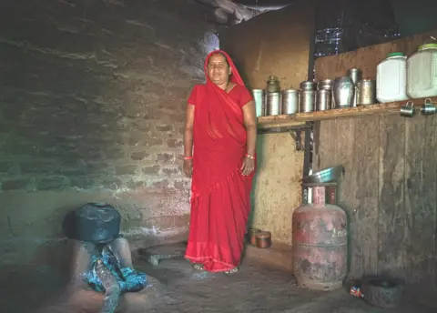 Bimal Thankachan Lakhpati Bai Bhallabi - Madhya Pradesh