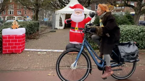 Anna Holligan Inflatable Santa in The Hague