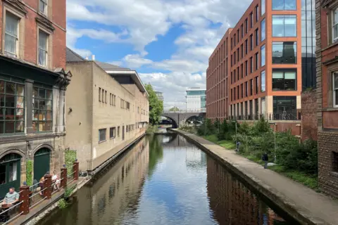 A view along the Nottingham and Beeston Canal, standing on Bridge 7