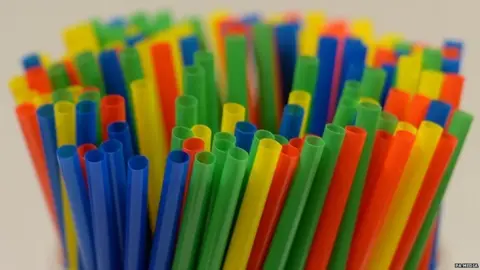 PA Media Plastic straws