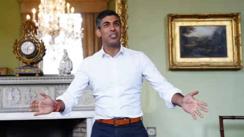 Getty Images Rishi Sunak at Cluny Castle in Inverurie during a campaign visit on August