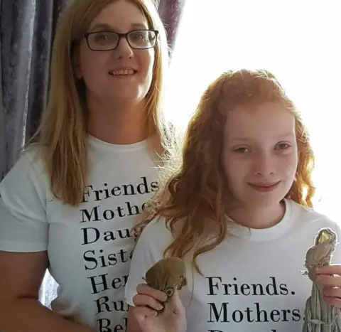 Family handout Lisa and Ellie