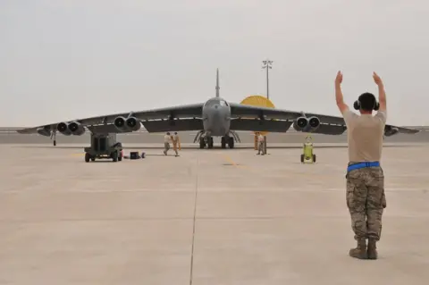 Reuters A US air force B-52 Stratofortress bomber arrives at Al Udeid Air Base, Qatar, 9 April 2016