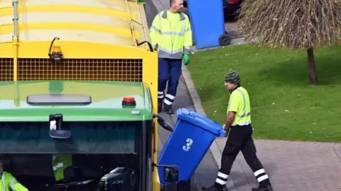 Getty Images bin men