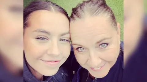 Carolyn Blundell Lulu Blundell with mum Carolyn Blundell