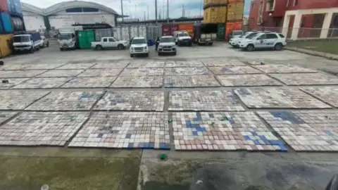 Ecuador police Screenshot of cocaine seized in the port of Guayaquil on 26 February 2023