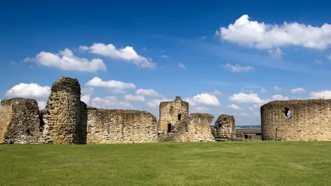 Mike Searle | Geograph Flint Castle exterior view
