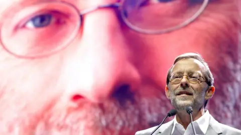 AFP Moshe Feiglin addresses supporters in Tel Aviv on 2 April 2019