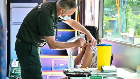 Getty Images paramedic vaccination Glasgow