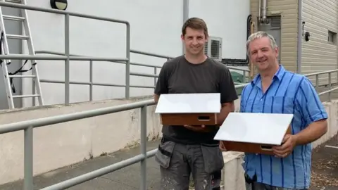 Swift Support Network Swift Support Network members with swift boxes