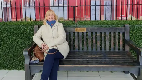 Lesley-Ann Woodham Lesley-Ann Woodham