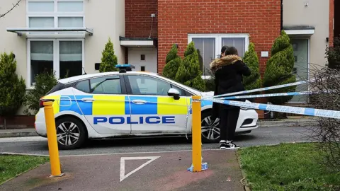 South Beds News Agency Police at scene