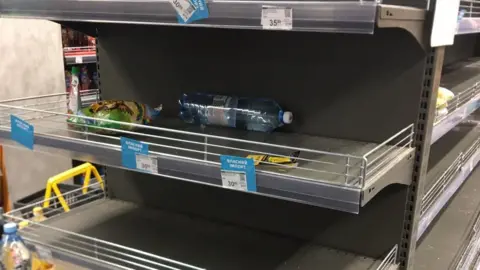 Tomas Empty shelves in Ukraine