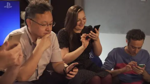 Sony Gamers using smartphones