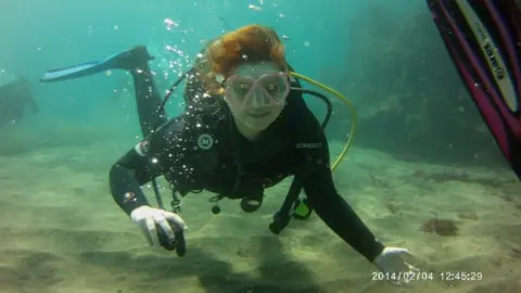 Amy De Friend Amy De Friend