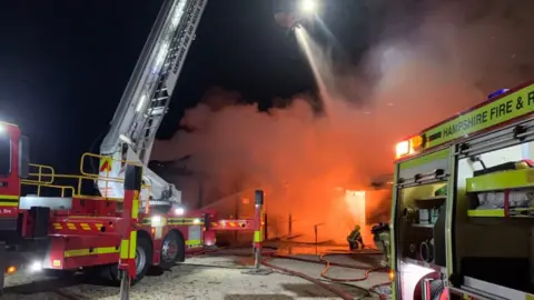 HIWFRS East Boldre hall fire