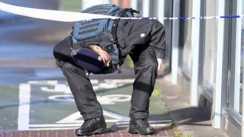 Press Eye Army bomb expert