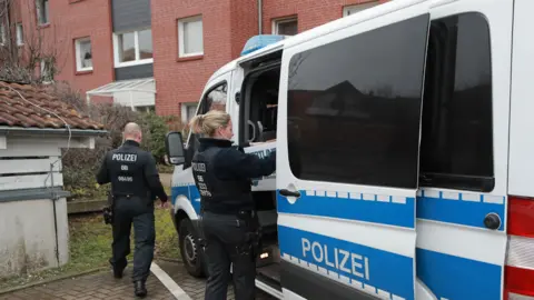 AFP German police raid on neo-Nazis, file pic (23 Jan 20)