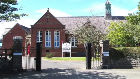 Jaggery/Geograph Cardigan Secondary School